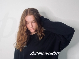 Antoniabeacher