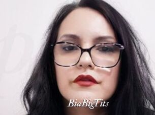 BiaBigTits Partouze