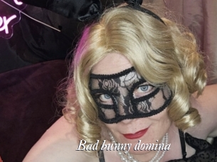 Bad_bunny_domina