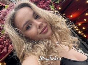 Blondiekiss