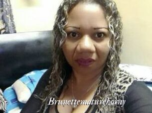 Brunettematurehorny