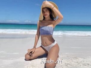 Kinky_Ari