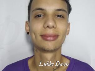 Lukke_Davis