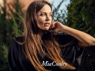 MiaConley Partouze