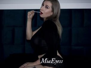 MiaEyess