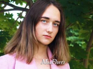 MiaFlores Partouze