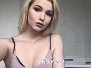 Monicaxw