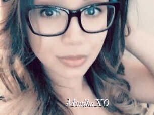 MonikaXO
