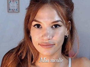 mia_nicolle Partouze