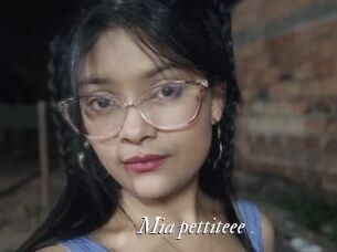 Mia_pettiteee