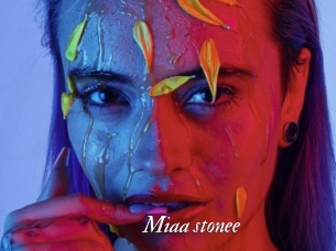 Miaa_stonee