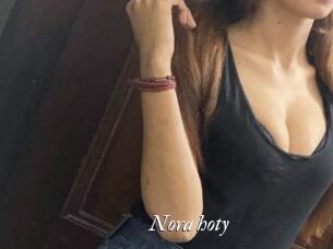 Nora_hoty