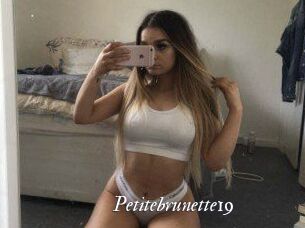 Petitebrunette19